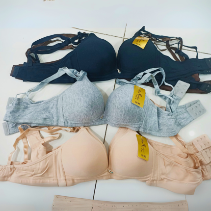Three Hook Seamless Bra